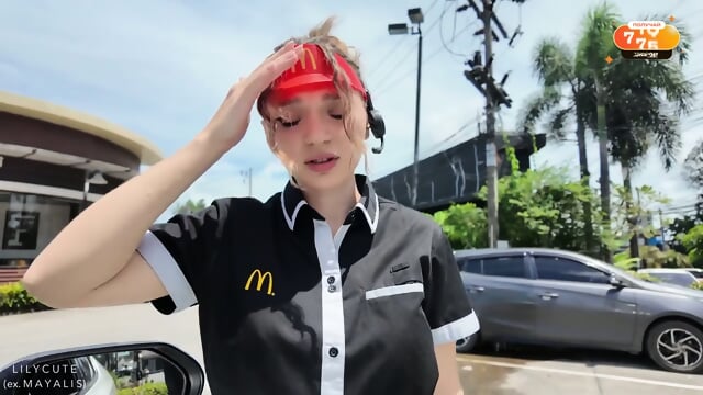 Chica Linda De McDonaldâs ArruinÃ³ El Pedido Pero Lo CompensÃ³ Por Completo