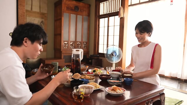 After 10 Days Of Giving My Admired Aunt Aphrodisiacs, She's Become A Horny Cum Bucket Who Can't Stop Creampie Fucking... Fuyuka Hoshi