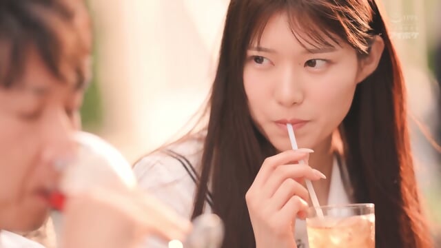 IPZZ-722 [Chinese Subtitles] An innocent female student approaches him, but her vulgar hip-swaying movements, so incongruous with her pure appearance, once again lead to a secret after-school date at a hotel.