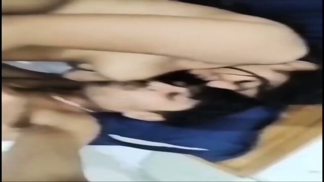 Moti Chuchiyan Chuste Huye Ladke Ne Kiya Garma Garam Pyaar