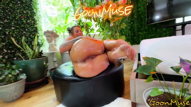 Curvy Latina Loves Gringo Meat In Her Holes