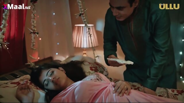 Babuji ne apne dono sexy bahu ko jabardast choda.  Bahu ki gand mara. Ullu indian web series. Nurse Episode 5.