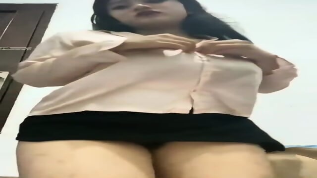 TANTE LIA Tobrut colmek jari sampe lemes