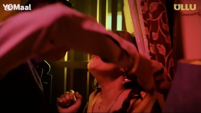 Pati Ne Sexy Biwi Blouses Fadke Dabaya Doodh. Phir Panti Utar Kar Garam Gand Main Ghusaya Apna Bada Land. Ullu Indian Web Series. Taras Episode 3