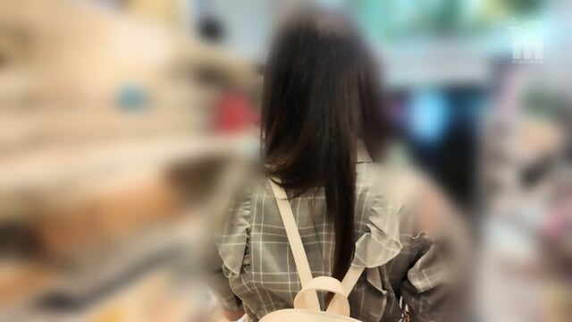 I Went on a Date with My Friend's Little Sister, Who Seems to Have a Crush on Me, but I Got Bored, So I Invited My Friend Over and We Had a Creampie Pussy Sharing Gangbang. Mika Natsuiro