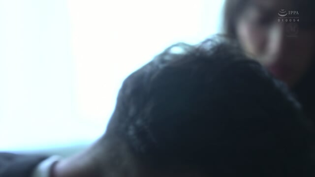 Happening Bar Married Woman NTR. It's for you... My wife said, but before I knew it, she was obsessed with the men who flocked to her. Yuki Takeuchi