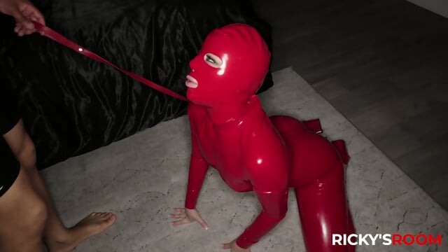 RICKYSROOM Anna Claire And Nichole Saphir In Latex!