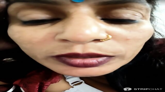 Desi indian bhabhi masturbation dildo webcam