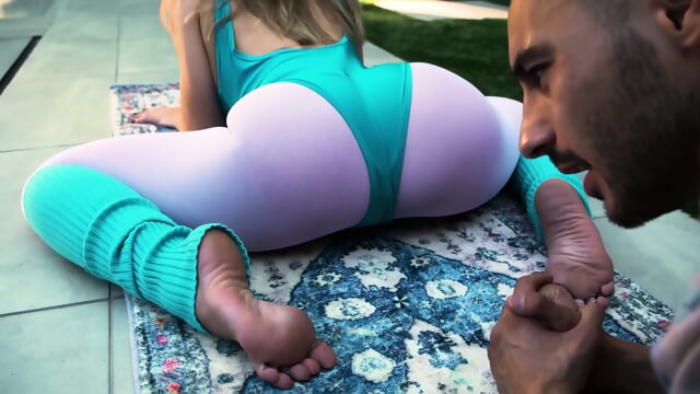 Nice Pussy And Feet 4K AI Upscale