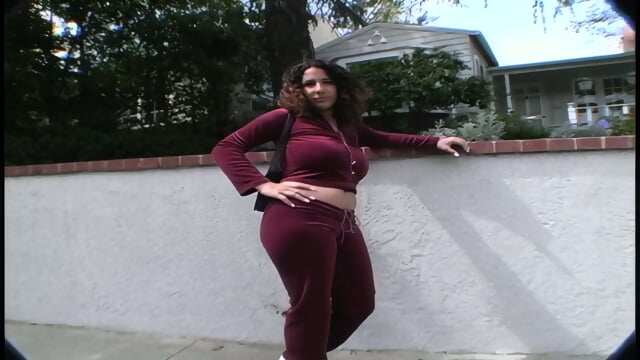 Iraqi Girl Shows Off Amazing Rack