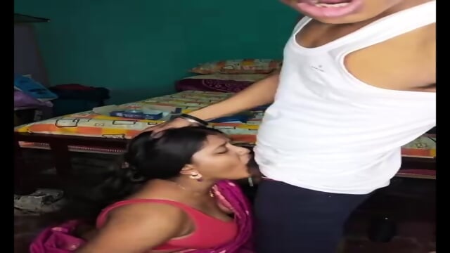 Bengali Sexy Boudi In Saree Gives Blowjob