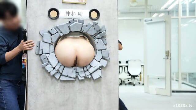 Rei Kamiki's Wall-Mounted Ass Panel is Available for Rental! We Follow Her for Two Days as She Takes the Semen of Runaway Sperm-Filled Men in Her Vagina, Covered in Milky Pussy Juice and Shaking!
