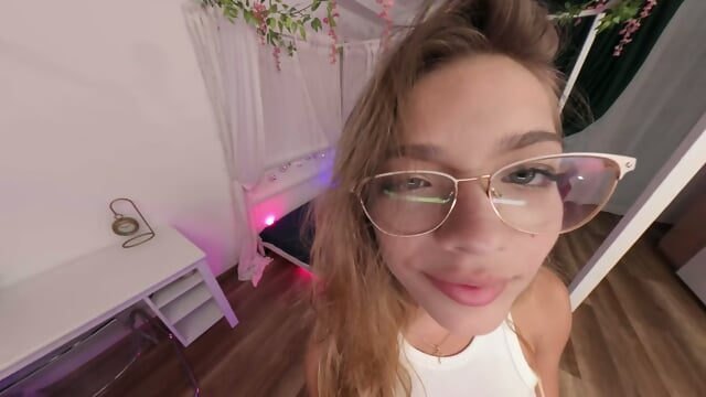 Sandy Little - Nerdy VR