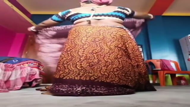 Bengali Boudi Saree Wearing And Ass Show