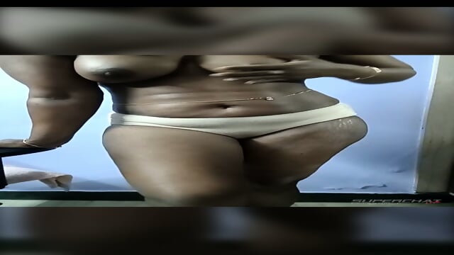 Tamil Housewife teasing with curvy body ððð±ðð¥ð¥µð¤¤