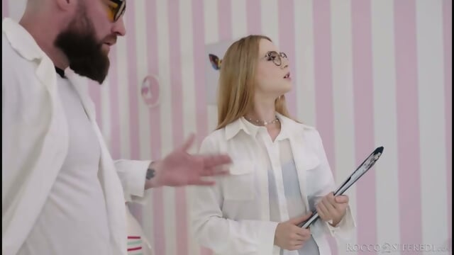 VIDEO [Rocco Siffredi] Alecia Fox (Rocco's Sex Clinic: Treatment #19 - Scene 3 / 03.21.2026)