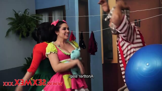 nicole zurich sara blonde horny barrio threesome