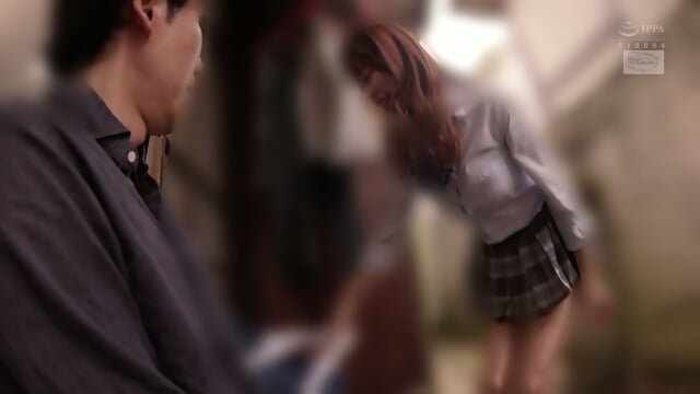 Slutty J-type gal's exposed ass and panty shots, huge breasts x perky ass x long beautiful legs x super mini skirt, a voluptuous sexy body, a slutty girl who kills time by taking a walk and gets cummed inside, Arioka Miu