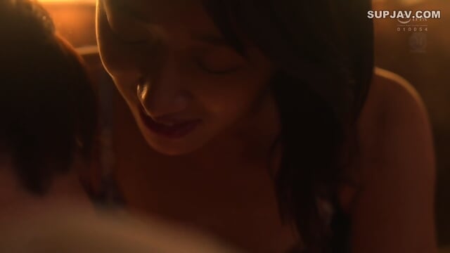 (Uncensored) I Couldn't Resist My Aunt's Charm    We Were Always Entangled Together, Living A Life Of Unrestrained Sex  Yuki Takeuchi