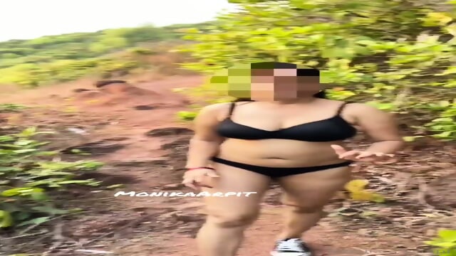 Real Indian Hotwife from Pune Goes Nude On Trekking