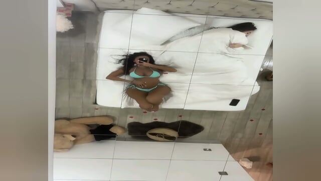 Moroccan Baddy Petite Brunette wirh Beautiful Feet @AssiaBeen