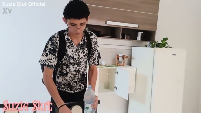 Milf Safada Dando O Cuzinho Pro Frango