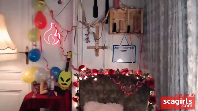 Arab Solo Female Rubs Oil on Big Tits During Webcam Show