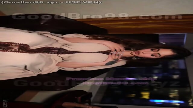 Desi NRI Big Ass Slut Fucking With Huge Dildo Then Takes BBC