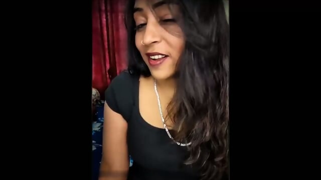 Hot Bhabhi Smoking With Full Face