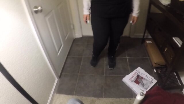 **REAL** Pizza delivery girl Hooks me up again with HANDJOB