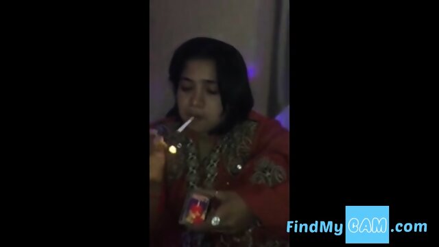 Pakistani - Indian Urdu Poetry Slut