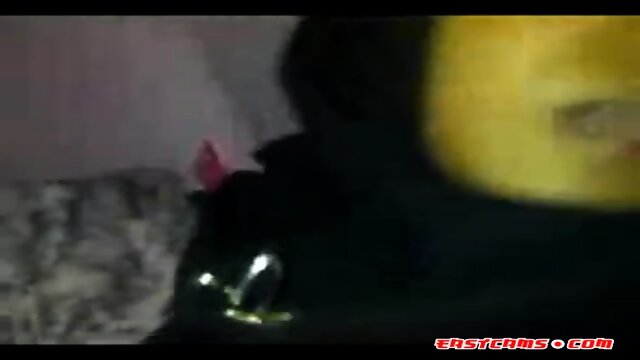 Indonesian- nining jilbab goyang