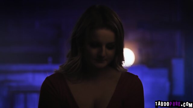 Eliza Eves giving away her virginity to support herself through school