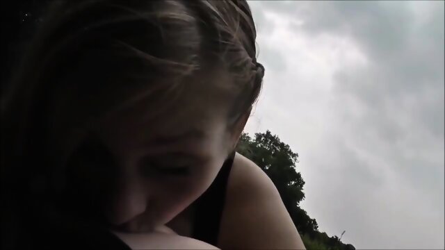 Meine beste Freundin lieÃ mich im Park Sperma in ihre Muschi spritzen