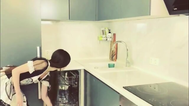 Sexy Maid got Stuck and Fucked by Her Boss