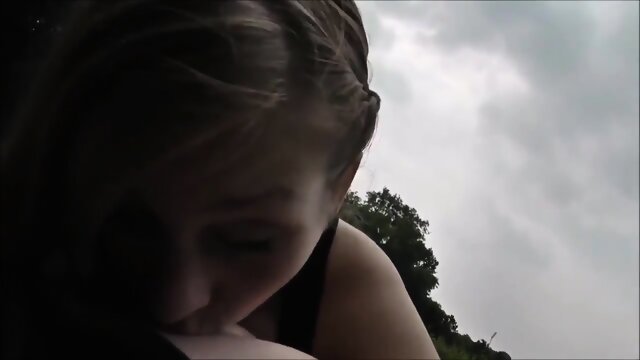 Meine beste Freundin lieÃ mich im Park Sperma in ihre Muschi spritzen