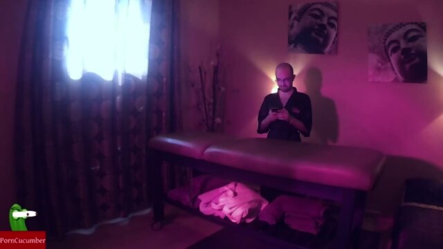 TOUR OF BOOTY - Arab Hooker Satisfies American Soldiers In A War Zone!