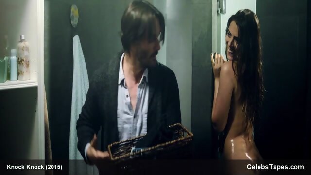 Ana de Armas threesome scenes