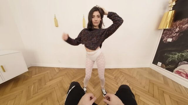 Alicia Trece, Daniela Ortiz, Emily Pink, Michael Fly & Valentina Milan - Spicy Dance Class