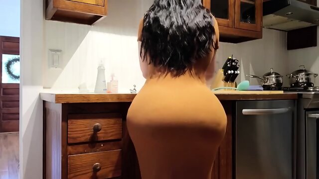 Help! stepson, i'm stuck in the kitchen, fucking with bigtits mom