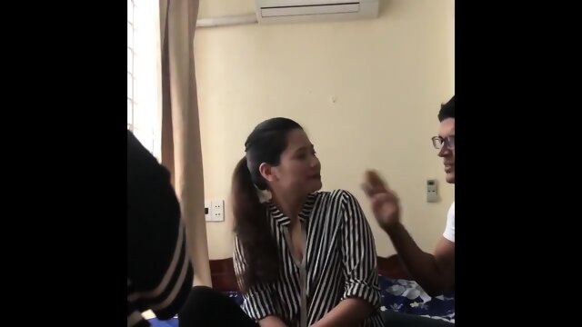 vietnamese MBBG teacher fuck by indian bad boyfriend