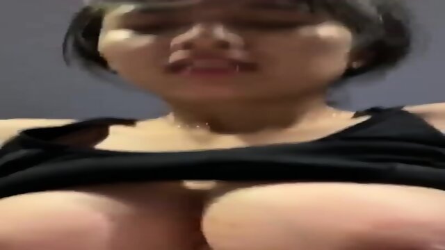 Big Boobs Pinay Model