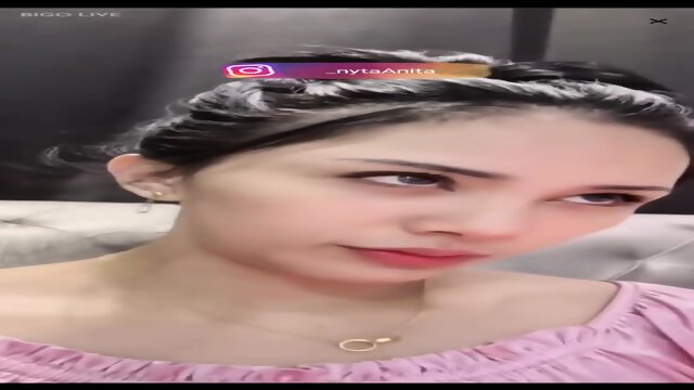 Pretty Malaysian Young MILF Live streaming