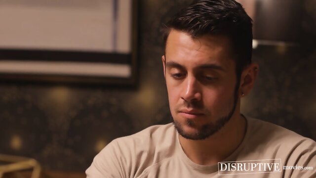 Cute twink Trevor Harris first time bareback with handsome Johnny Hunter