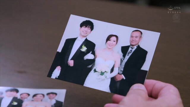 Creampie Sex In The President's Office Filled With Sweat [Decensored]