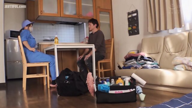 Honami Akagi Who Helped Ejaculation With An Additional Service By A Plump Big Tits House Cleaning Sister