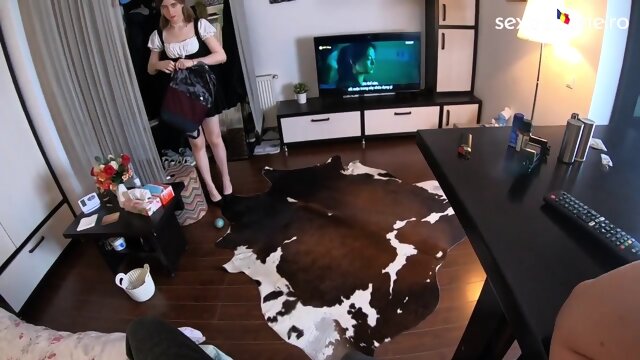 Porno cu menajera romanca