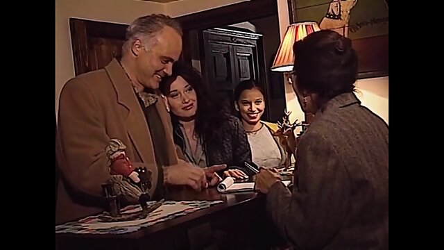 Everyone Comes To Lupanar (Italy 1998, Spanish Version, Erika Bella, Peggy Sue)