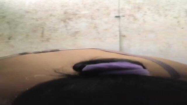 Ngintip Mandi Tante Cantik Istri Tentara