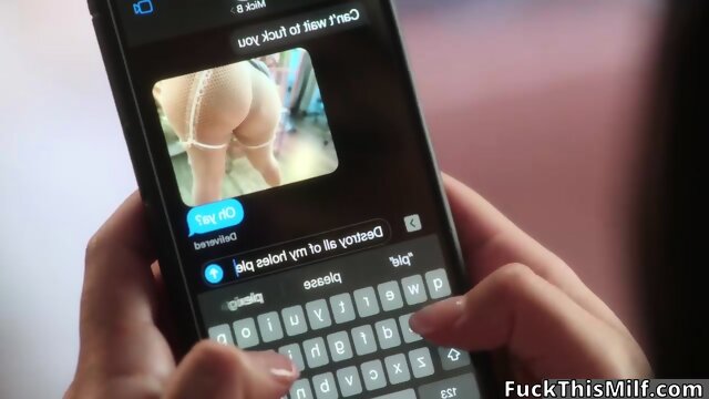 Anime loving Violet Myers first anal Tushy Debut